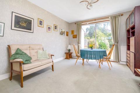 22 Oaklands Close, Bexleyheath, DA6 7AP