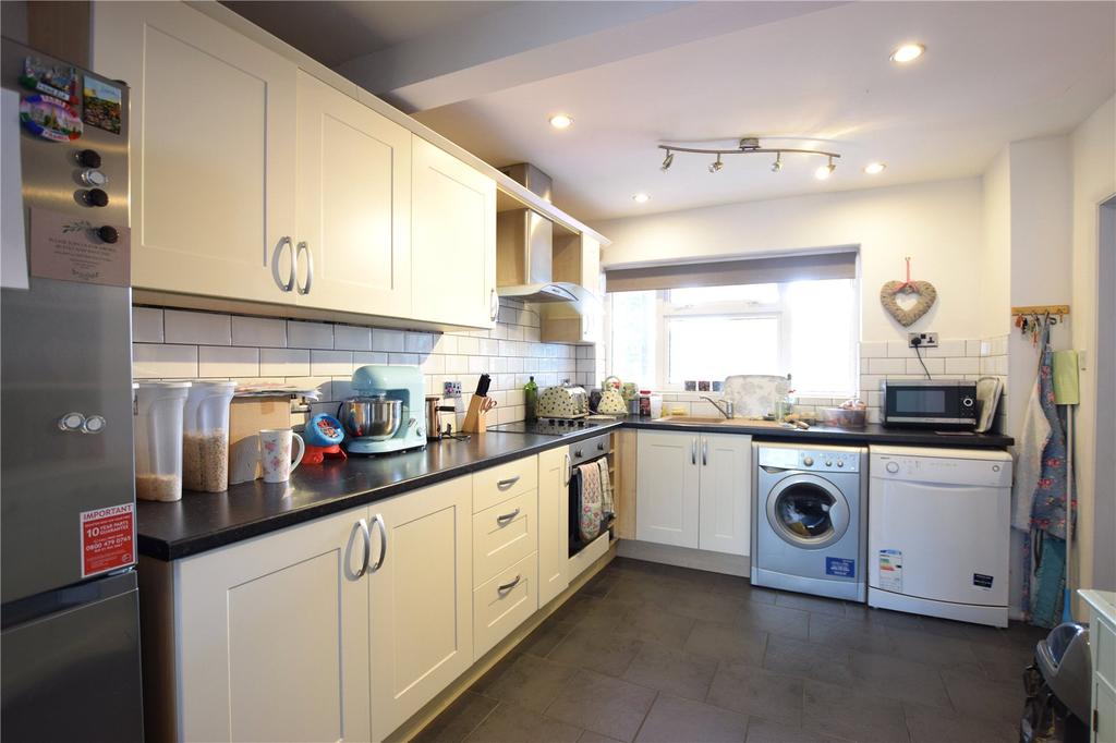 Mayfield Close, Kidderminster... 3 bed semidetached house £245,000