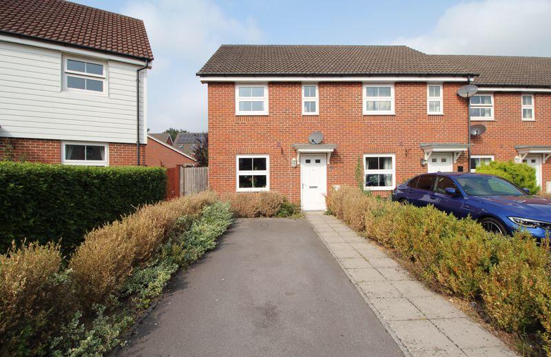 Hansen Gardens, Hedge End, SO30 2LN 3 bed end of terrace house £1,400