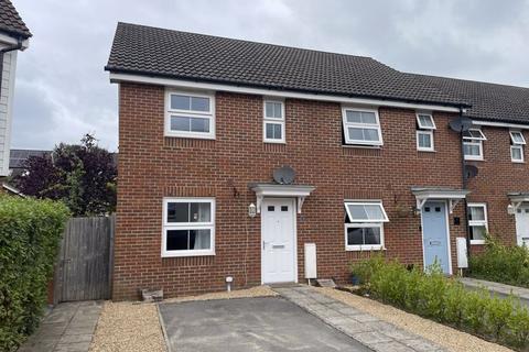 3 bedroom end of terrace house to rent, Hansen Gardens, Hedge End, SO30 2LN