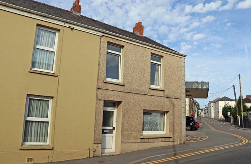 Water Street, Carmarthen 3 bed end of terrace house £130,000