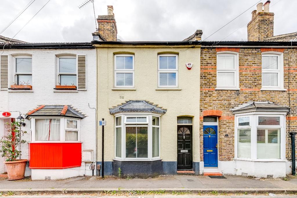 Queens Terrace, Old Isleworth 2 bed cottage £549,950