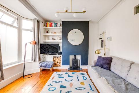 3 Queens Terrace, Isleworth, TW7 7DB