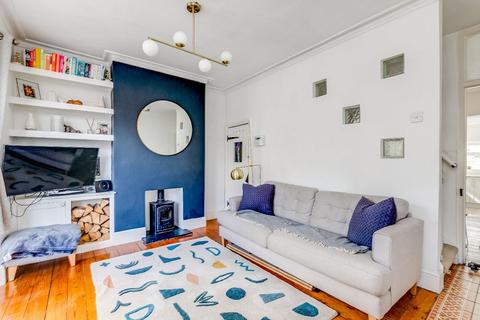 3 Queens Terrace, Isleworth, TW7 7DB