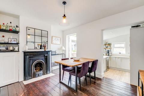 3 Queens Terrace, Isleworth, TW7 7DB