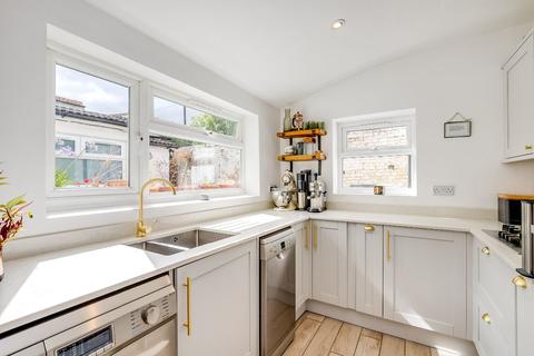 3 Queens Terrace, Isleworth, TW7 7DB