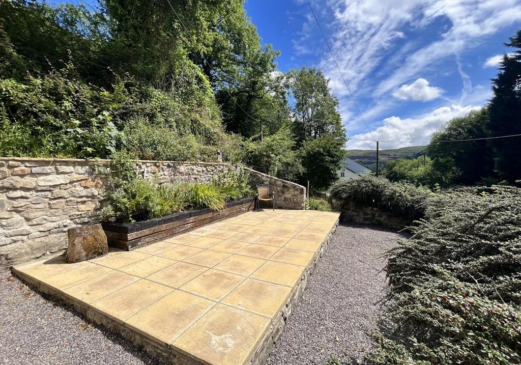 Clydach, Abergavenny, NP7 3 bed cottage for sale £410,000