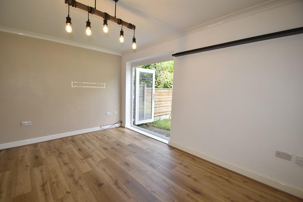 Threshfield Drive, Timperley, Altrincham, WA15 1 bed semidetached