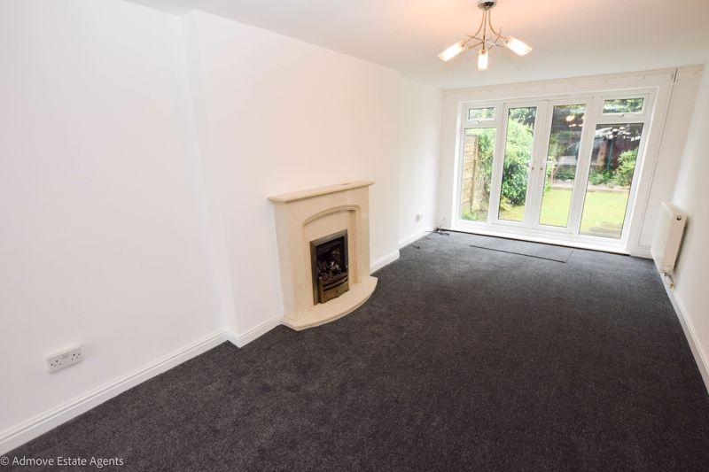 Gawsworth Close, Timperley... 3 bed semidetached house £1,395 pcm (£