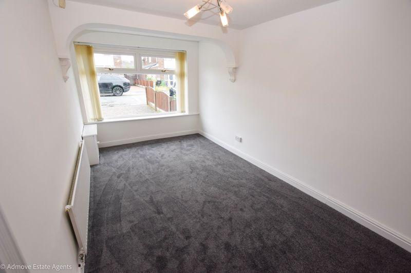 Gawsworth Close, Timperley... 3 bed semidetached house £1,395 pcm (£