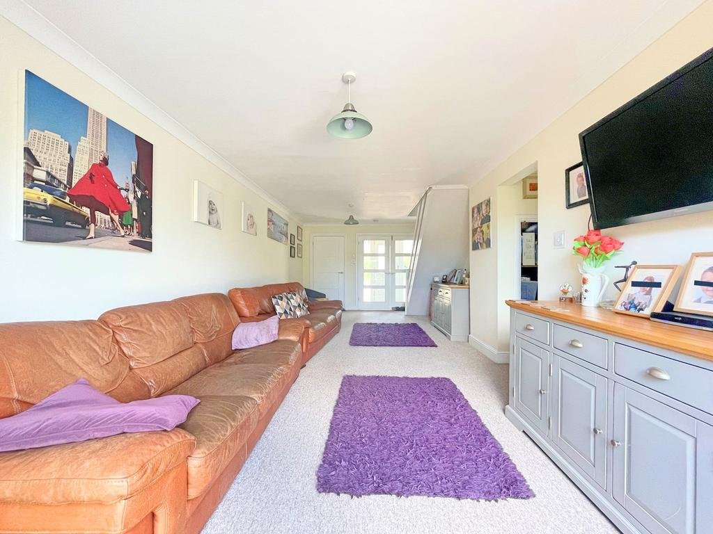 Glebe Way, BurnhamonCrouch, CM0 3 bed property £350,000