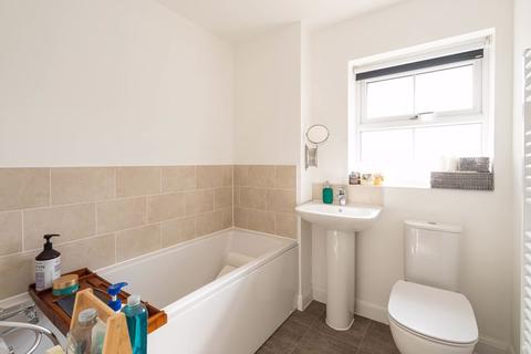 2 Collingbourn Road, Grove, Wantage, OX12 7FR
