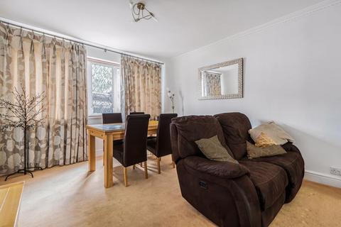 79 Court Avenue, Coulsdon, CR5 1HJ