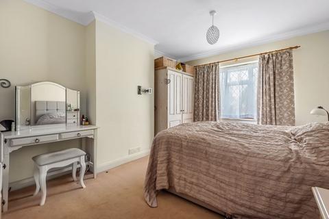 79 Court Avenue, Coulsdon, CR5 1HJ
