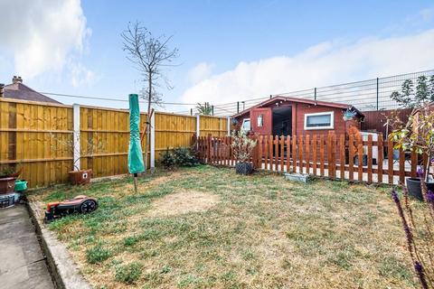 79 Court Avenue, Coulsdon, CR5 1HJ