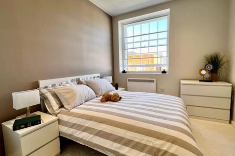 2 bedroom flat for sale - Endless Street, Salisbury