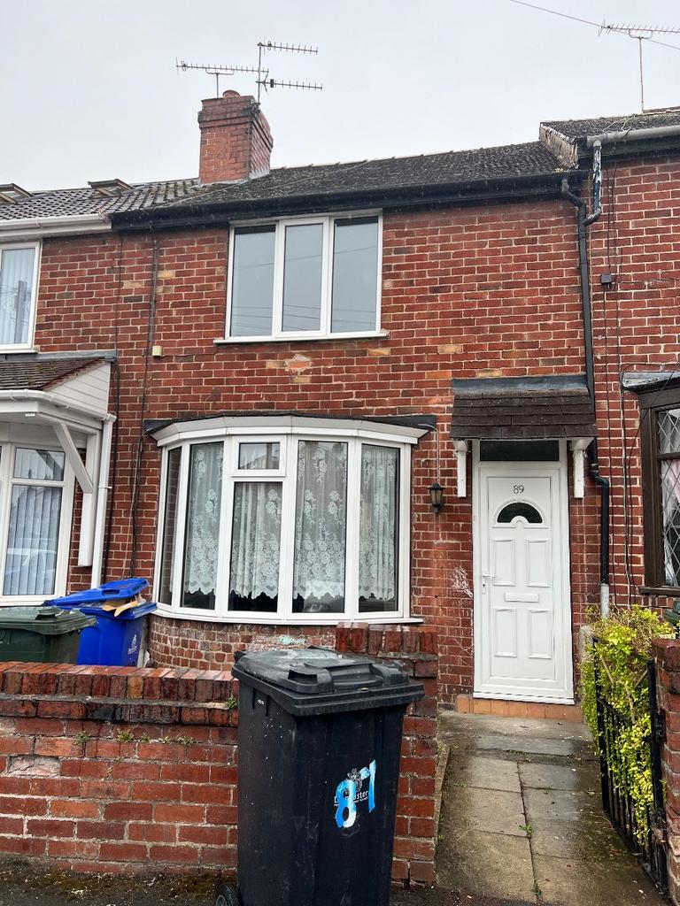 Cecil Avenue, Warmsworth, Doncaster 2 bed terraced house to rent £725