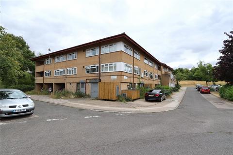 Ramsons Avenue, Conniburrow, Milton Keynes, Buckinghamshire, MK14