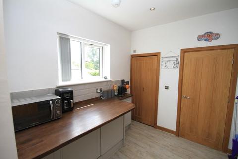 83 Albion Road, Bradford, BD10 9QL