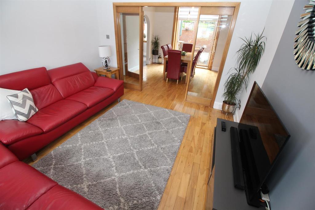 Reservoir Road, Gourock 3 bed end of terrace house £185,000