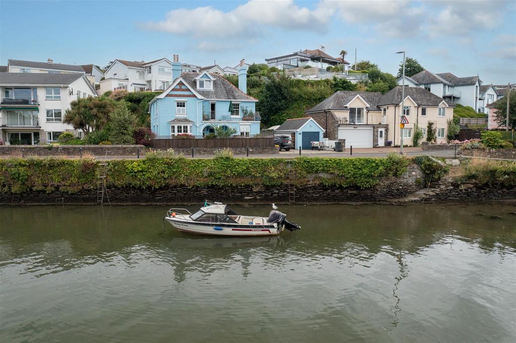 Embankment Road, Kingsbridge 4 bed detached house for sale £995,000