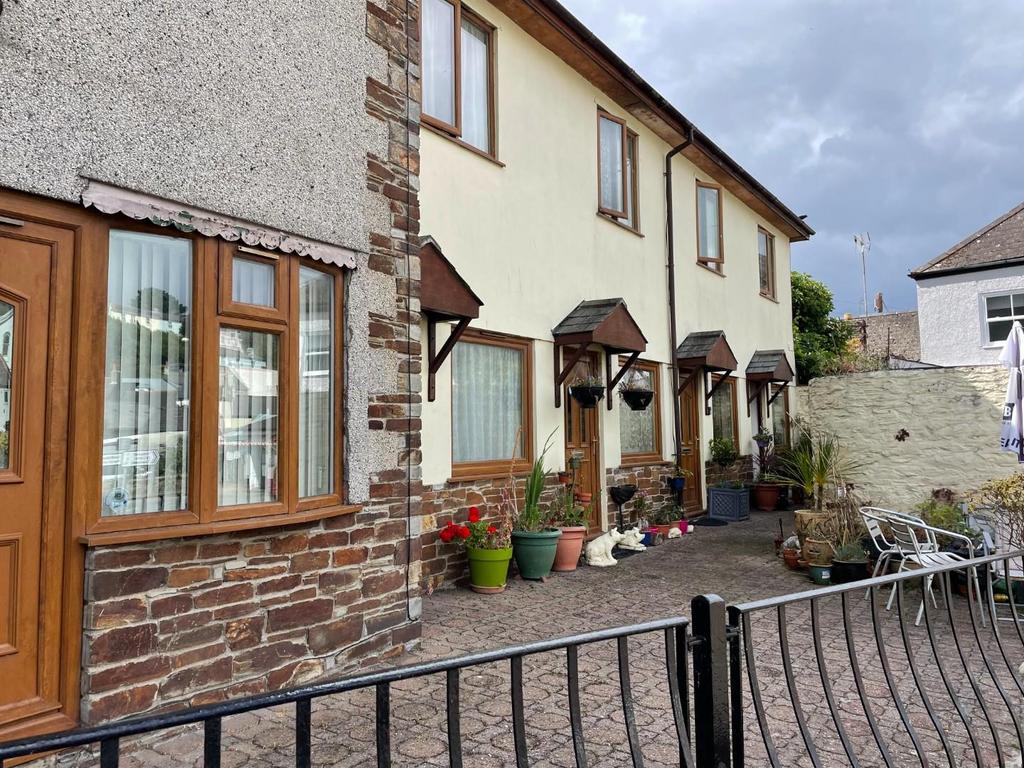 The Parade, Millbrook, Torpoint 1 bed house £145,000