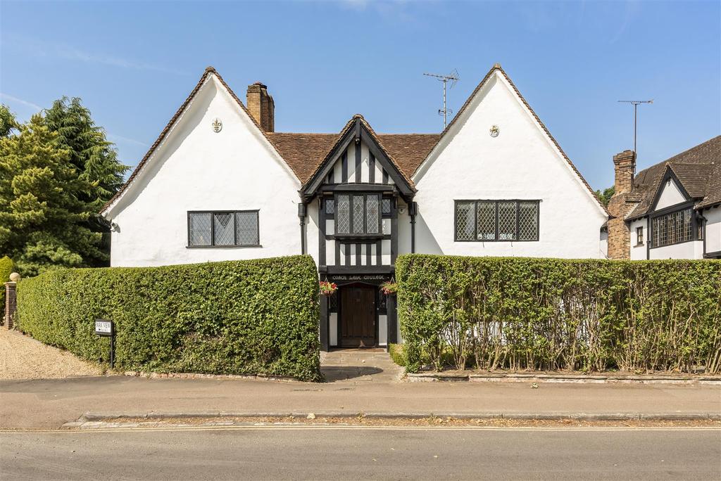 Leyton Road, Harpenden 4 bed detached house for sale £2,500,000