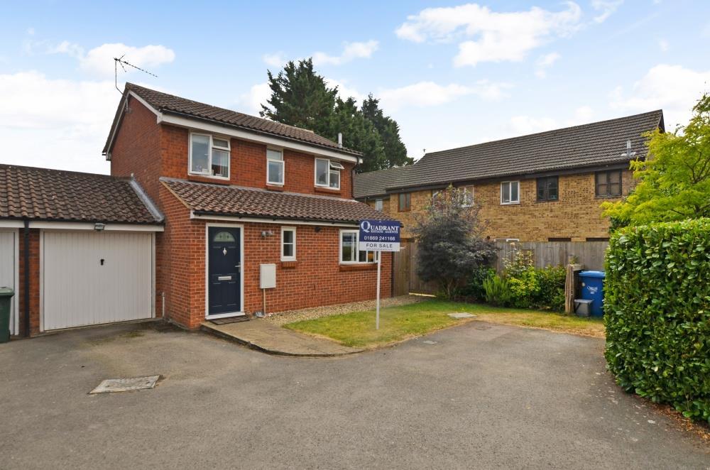 Roman Way, Bicester 3 bed detached house £400,000