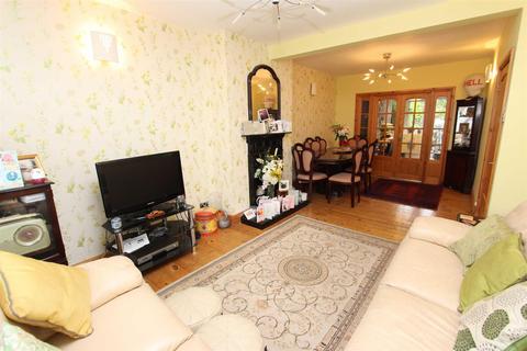 40 Epping Way, London, E4 7PB