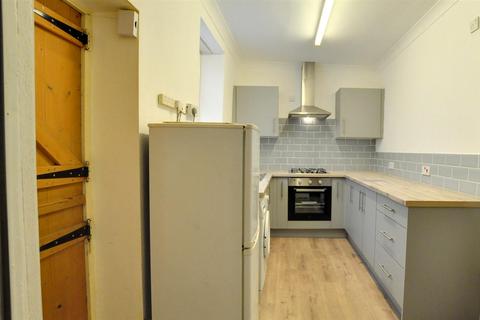 9 Bank Road, Llangennech, Llanelli, SA14 8UB