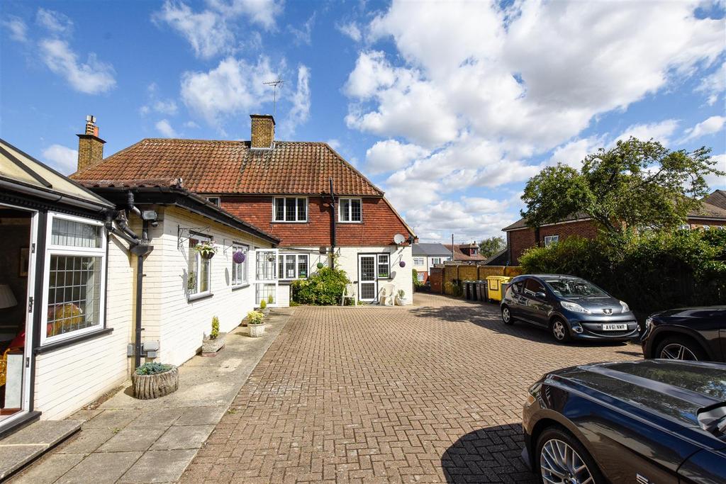 Old Road East, Gravesend Property £900,000