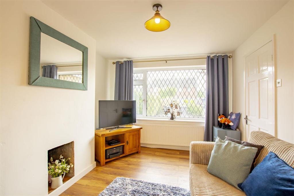 Ramsey Drive, Arnold 4 bed semidetached house £290,000
