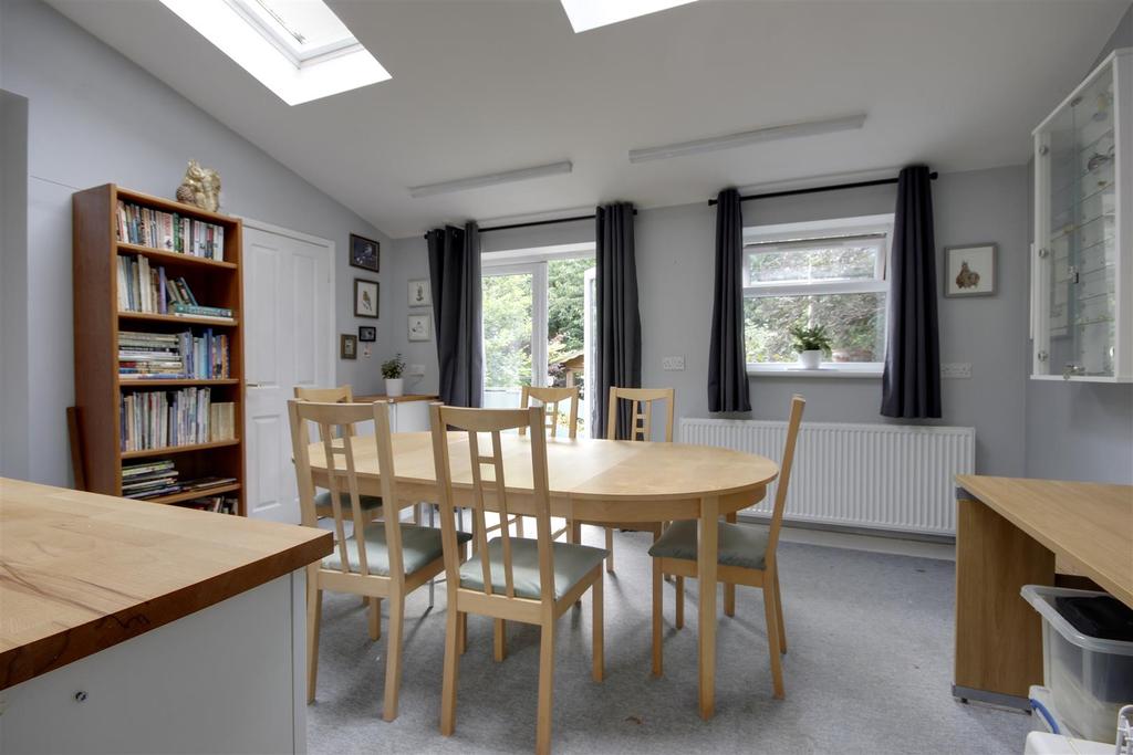 Sitting Room/Hobby Room