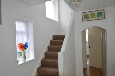 3 bedroom house to rent, Wendover Road, Manchester