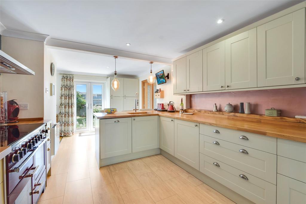 Philip Avenue, Barnstaple, EX31 5 bed detached house for sale £650,000