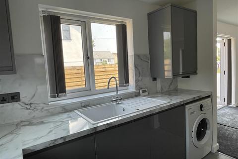 9 The Sidings, Bugle, St Austell, PL26 8TU