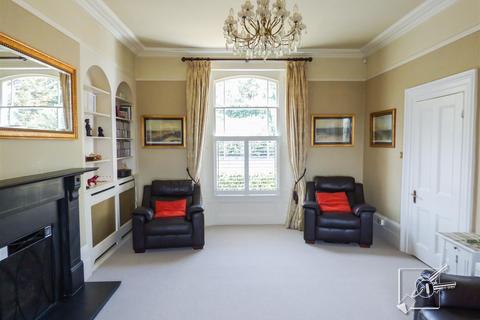 10 Parrock Road, Gravesend, DA12 1PZ