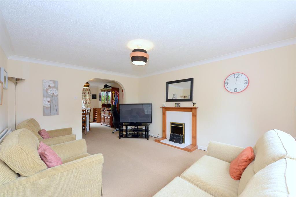 Willow Park, Minsterley, Shrewsbury 3 bed link detached house £267,500