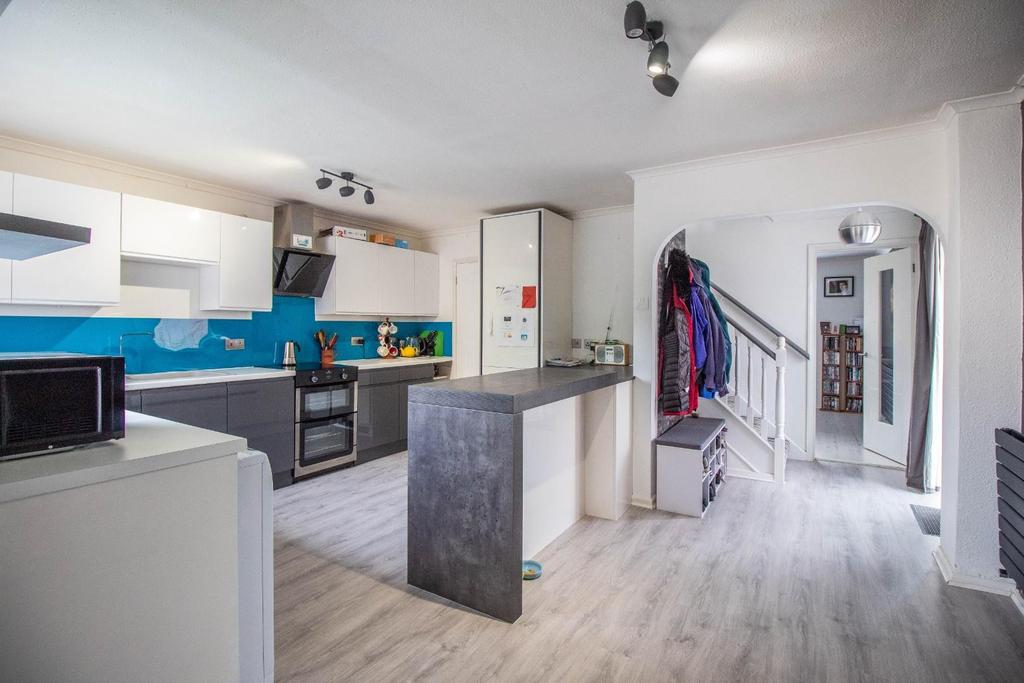 Granta Road, Sawston, Cambridge 3 bed semidetached house £435,000