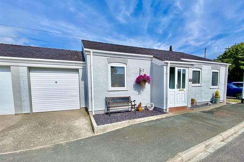 2 bedroom semi-detached bungalow for sale - Llwyn Gwalch Estate, Morfa Nefyn
