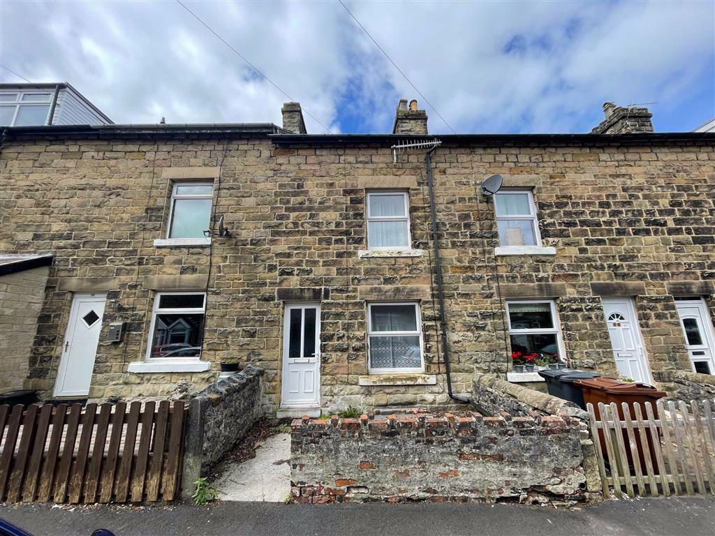 Street, Buxton 2 bed terraced house £130,000