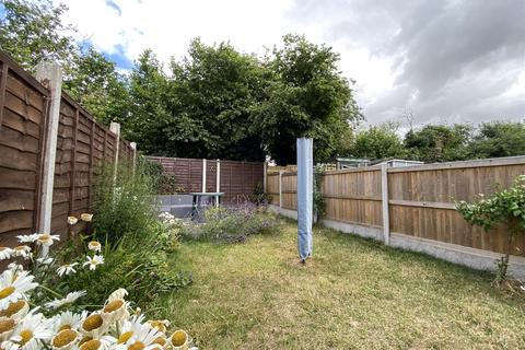 10 Willingdon, Ashford, TN23 5YF