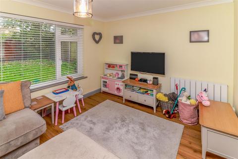 3 bedroom end of terrace house for sale - Weavers Close, Hadleigh, Ipswich