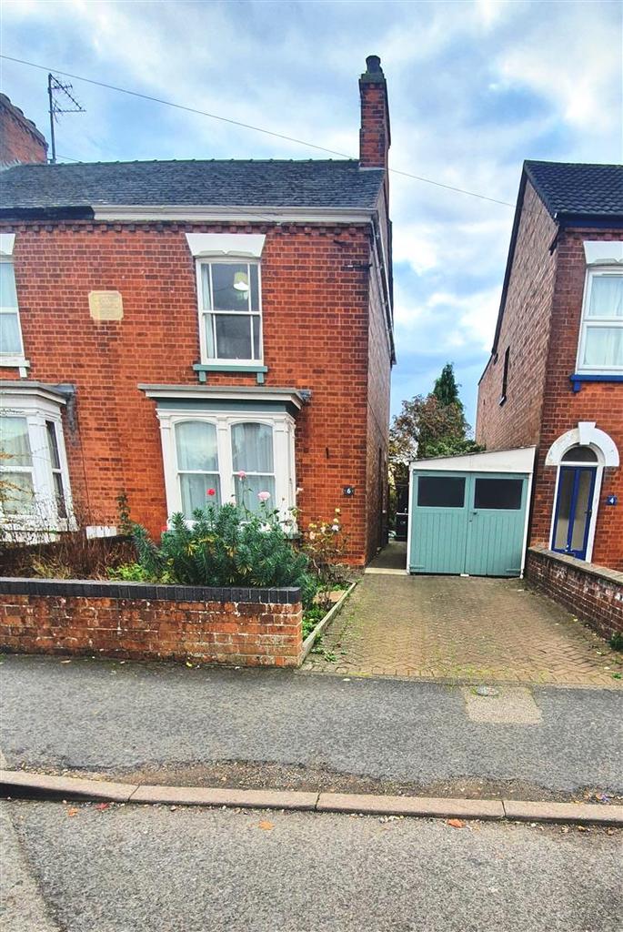 Matmore Gate, Spalding 3 bed semidetached house £850 pcm (£196 pw)