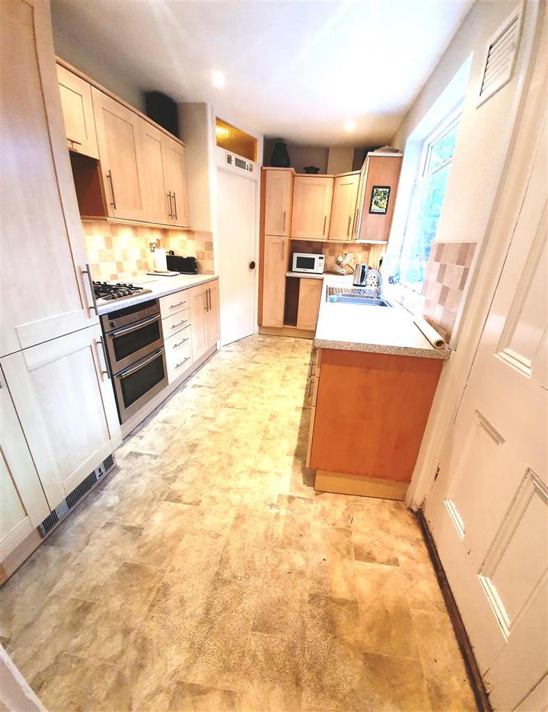 Matmore Gate, Spalding 3 bed semidetached house £850 pcm (£196 pw)