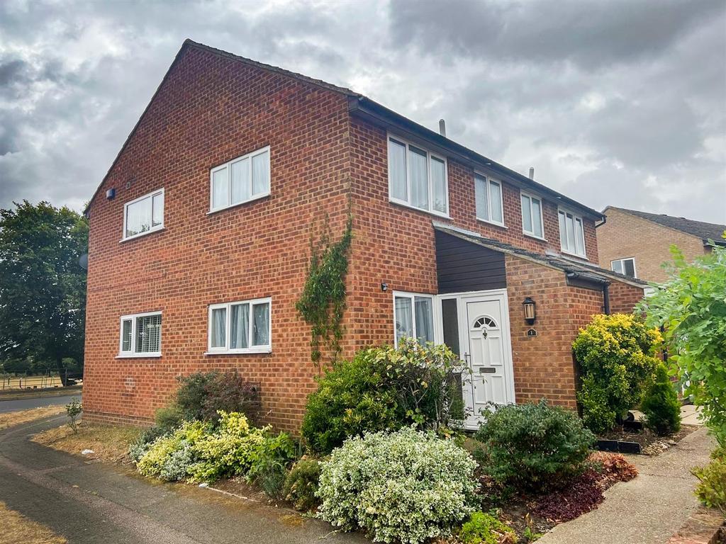 Derwent Rise, Flitwick, Bedford 1 bed house £750 pcm (£173 pw)