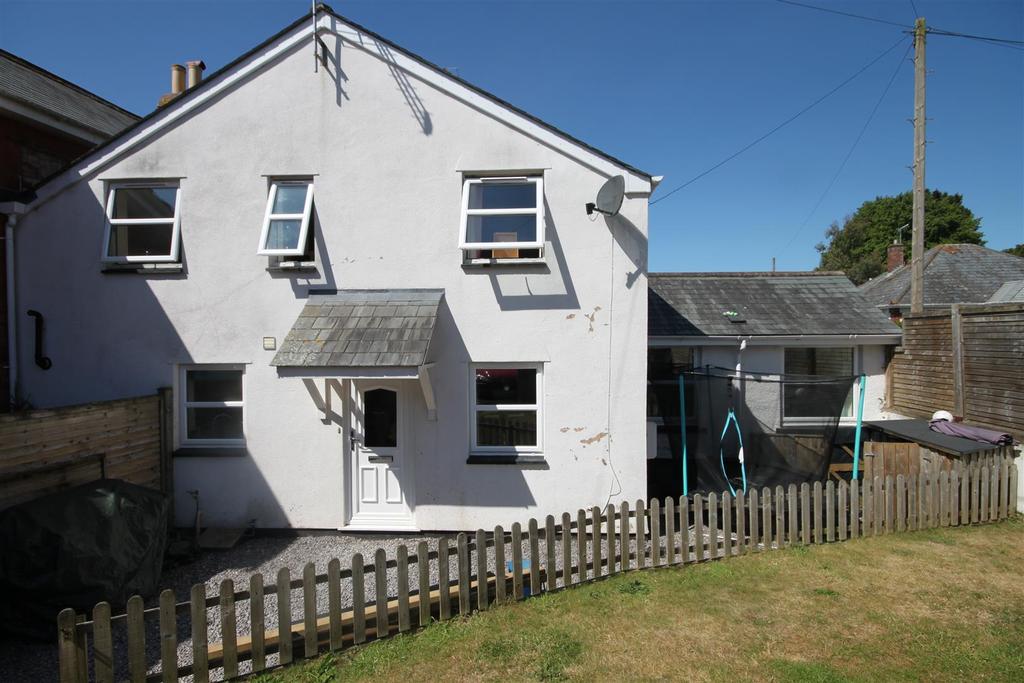 Threshers, Crediton 4 bed semidetached house £950 pcm (£219 pw)