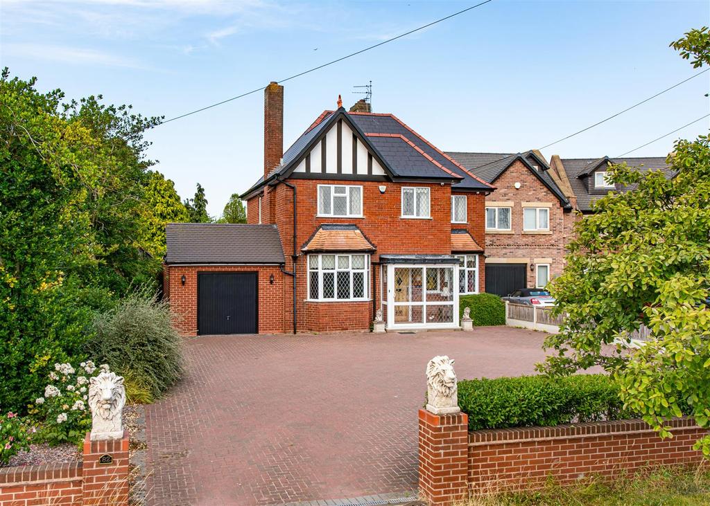 82 Bridgnorth Road, Wombourne 3 bed detached house for sale £495,000