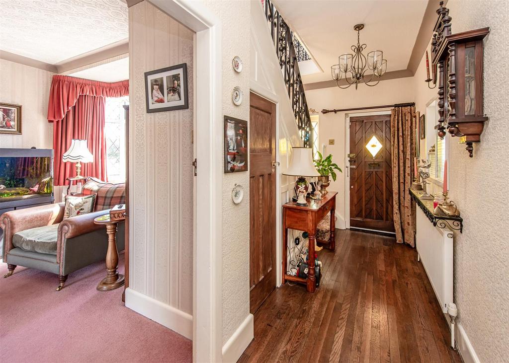 82 Bridgnorth Road, Wombourne 3 bed detached house for sale £495,000