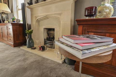 3 Teazle Meade, Thornwood, Epping, CM16 6TZ